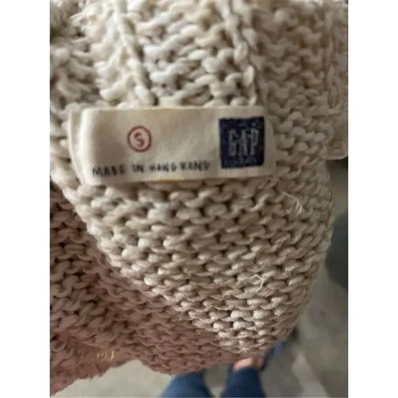 Gap sweater vest size small - Picture 2 of 3